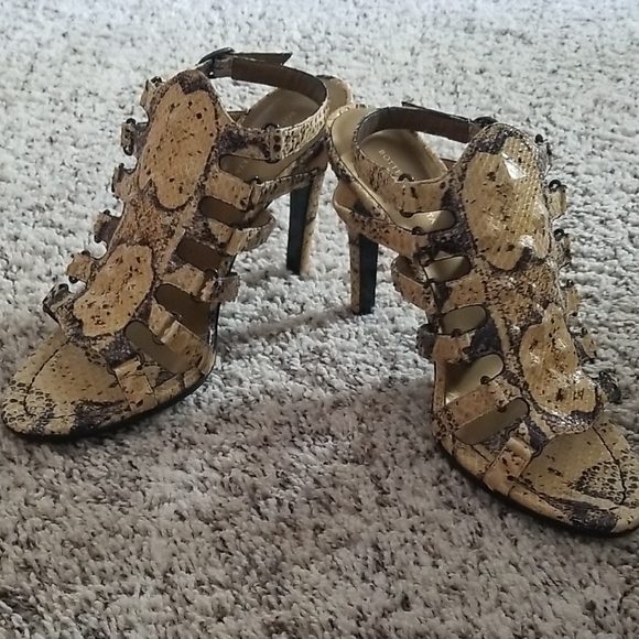 Bottega VENETA Stylish Snakeskin Heeled Sandals,size 391/2